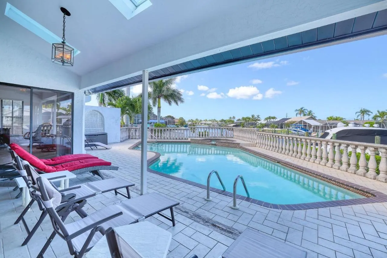 Villa Waterview - Amazing Gulf Access Pool And On Spacious Corner Lot! Cape Coral