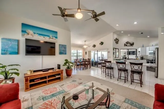 Mcarita - 4 Bedroom W. Heated Pool On The Water Villa