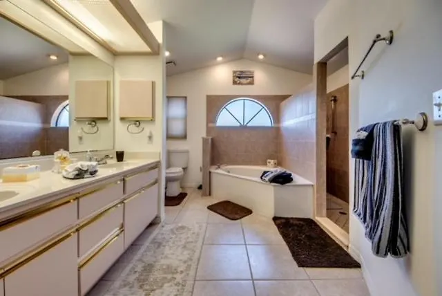 Mcarita - 4 Bedroom W. Heated Pool On The Water