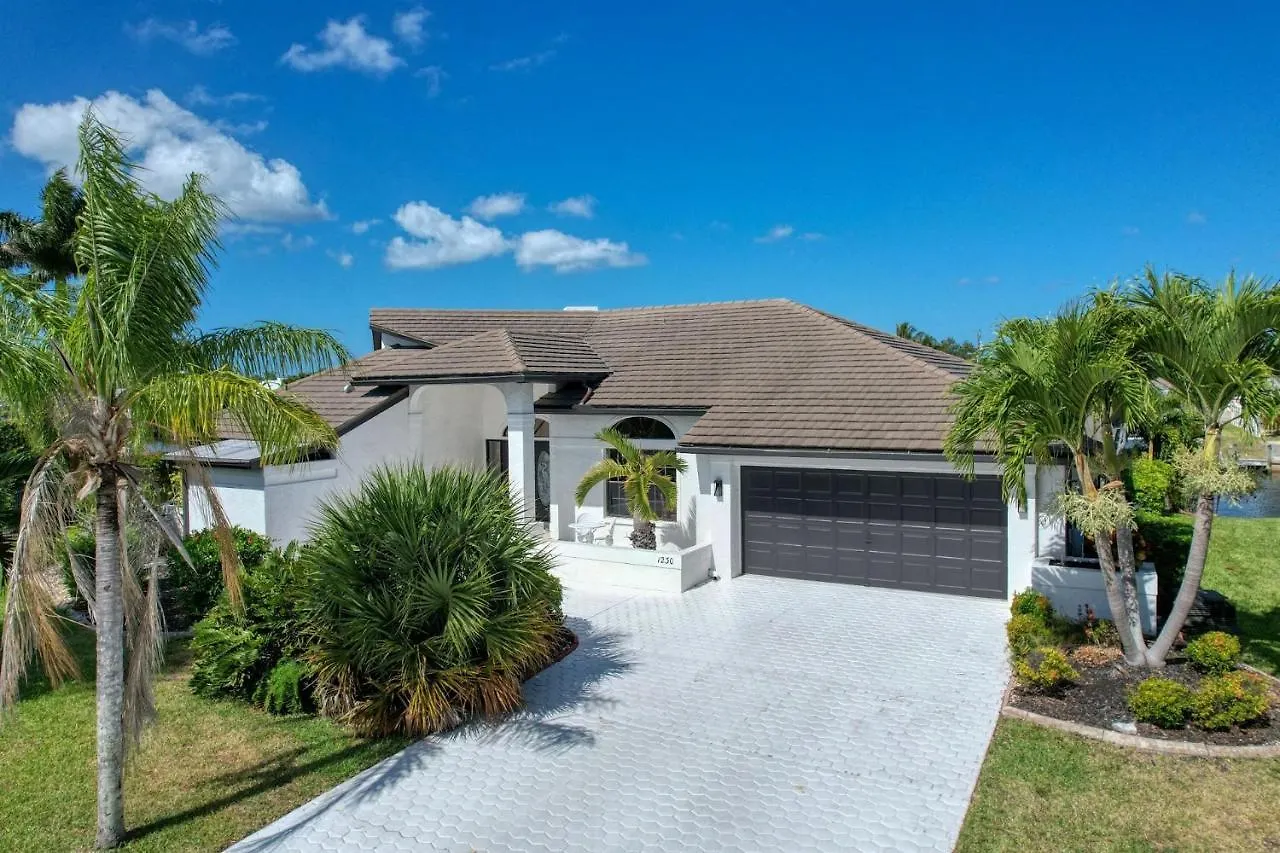Waterview - Amazing Gulf Access Pool And On Spacious Corner Lot! Villa Cape Coral