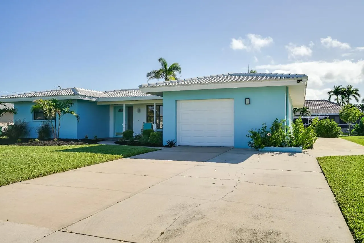 Holiday home Waterfront With Pool, Dock And Grill!