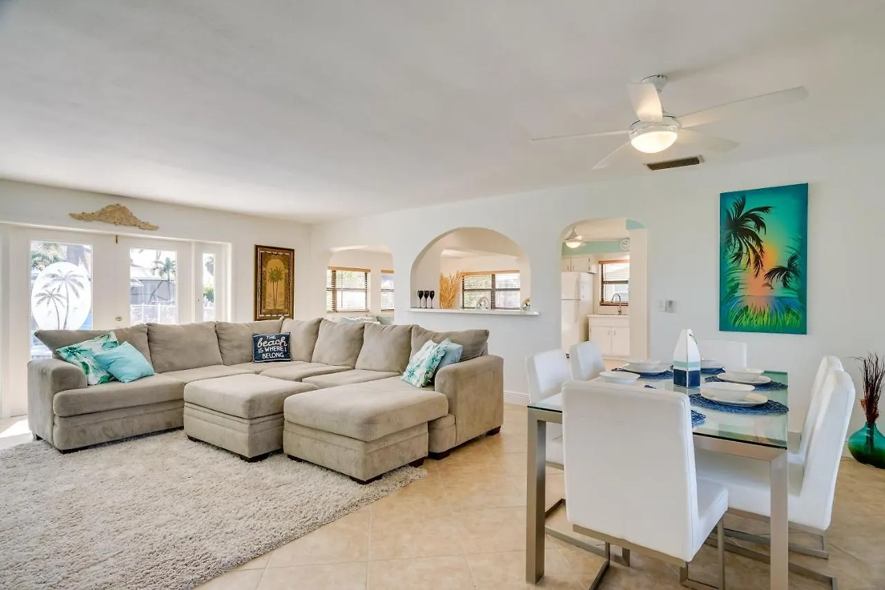 Waterfront With Pool, Dock And Grill! Cape Coral