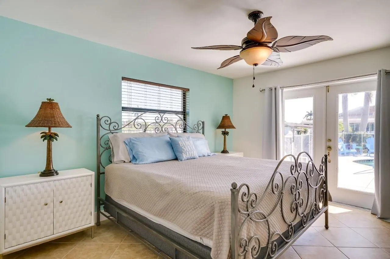 Holiday home Waterfront With Pool, Dock And Grill! *
