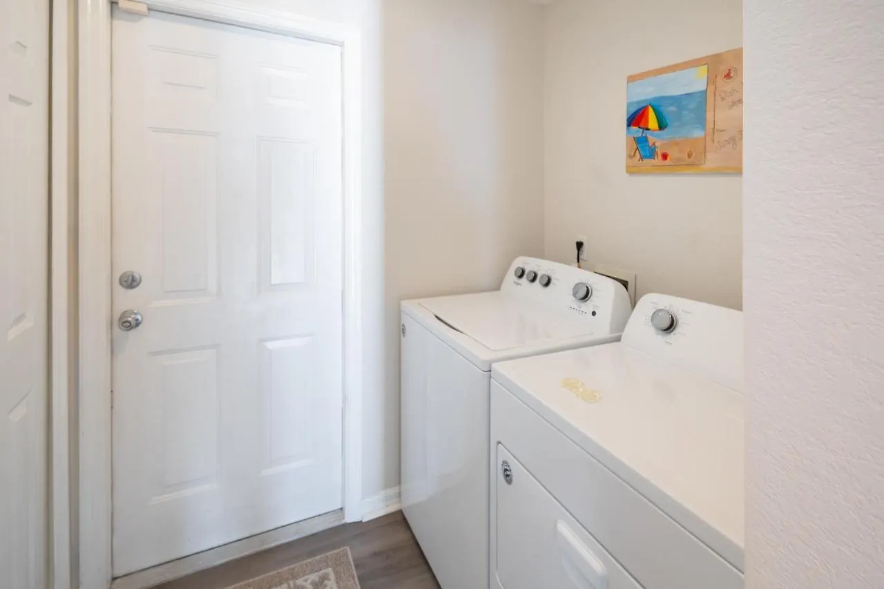 Holiday home Serene 3-bedroom Haven Near Sanibel Beach! Cape Coral