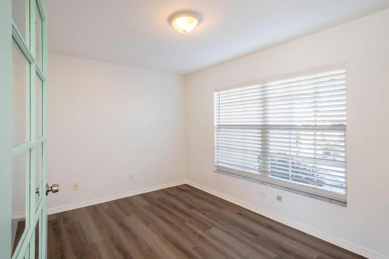 Holiday home Serene 3-bedroom Haven Near Sanibel Beach!