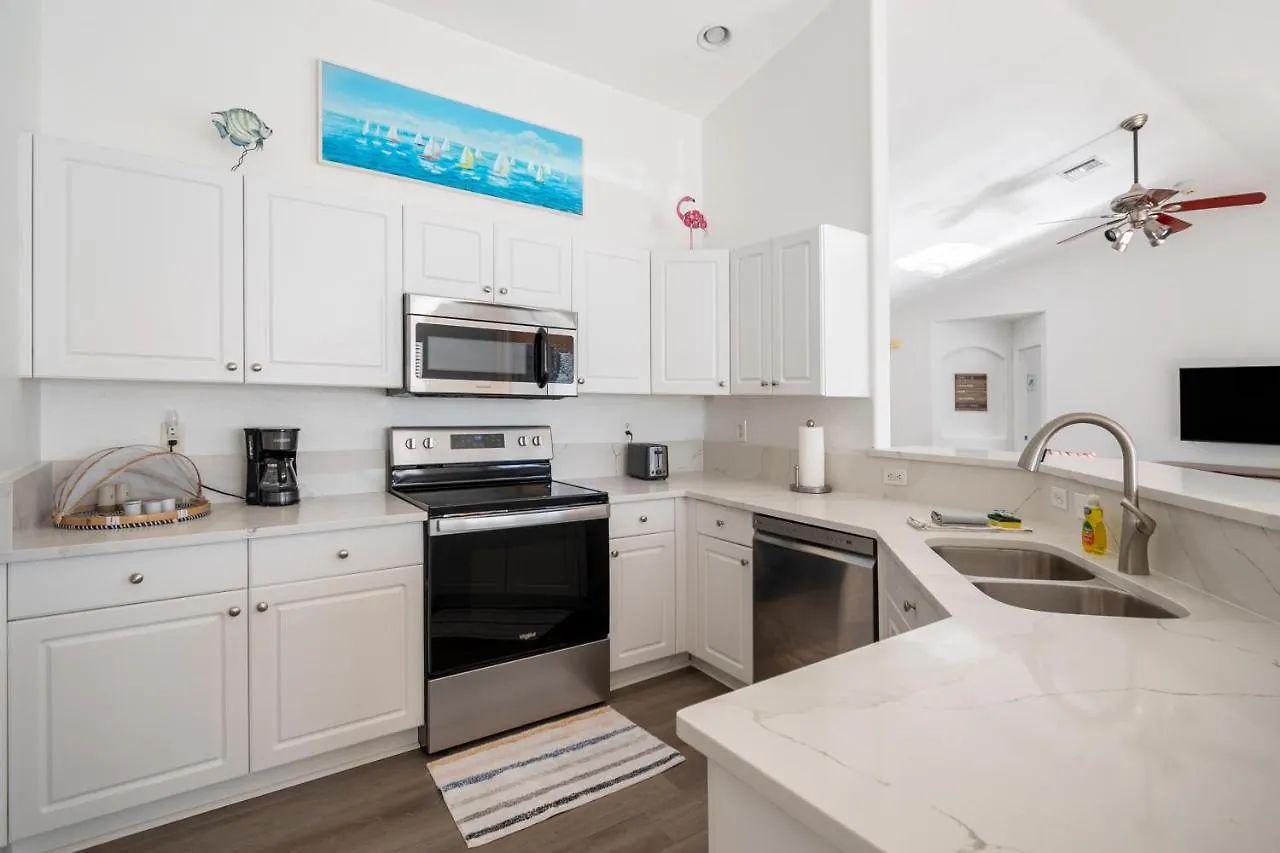Serene 3-bedroom Haven Near Sanibel Beach! * Cape Coral