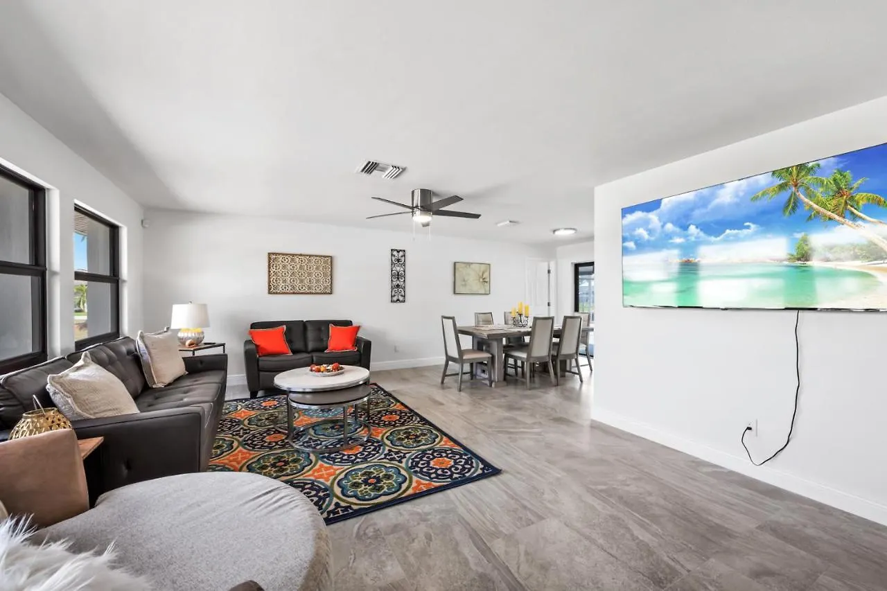 Direct Sailboat Access & Southern Exposure Heated Pool - Coconut Hideaway - Roelens Holiday home