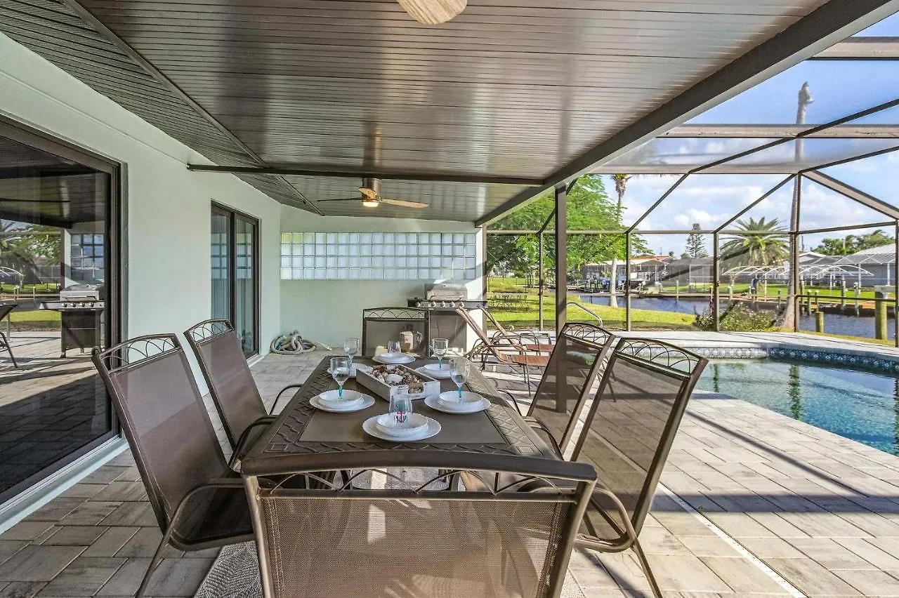 Direct Sailboat Access & Southern Exposure Heated Pool - Coconut Hideaway - Roelens Holiday home