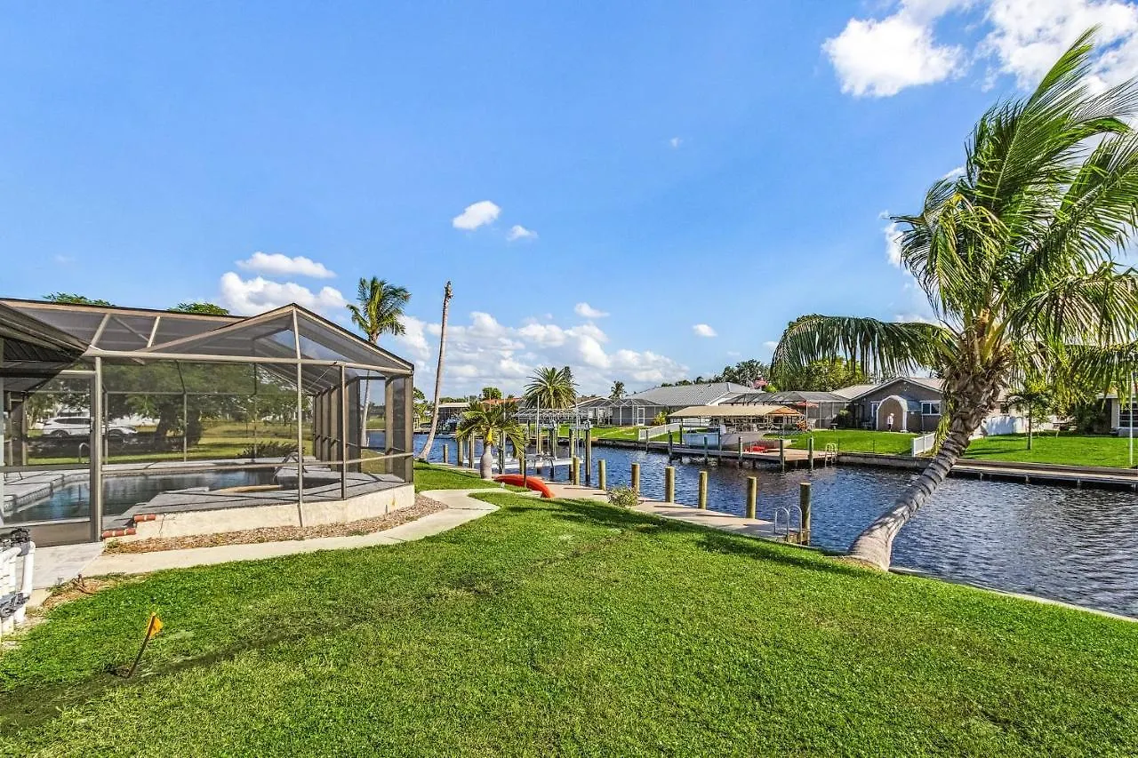 Holiday home Direct Sailboat Access & Southern Exposure Heated Pool - Coconut Hideaway - Roelens Cape Coral