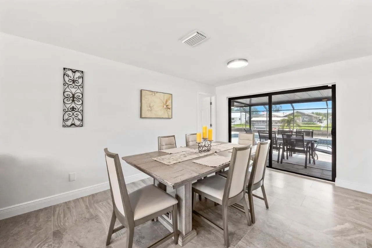 Direct Sailboat Access & Southern Exposure Heated Pool - Coconut Hideaway - Roelens * Cape Coral