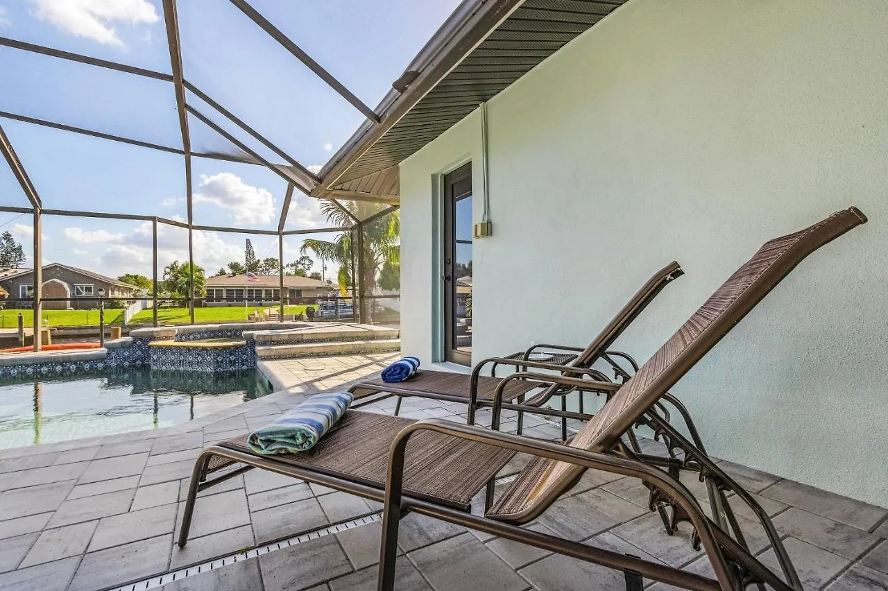Direct Sailboat Access & Southern Exposure Heated Pool - Coconut Hideaway - Roelens Holiday home Cape Coral