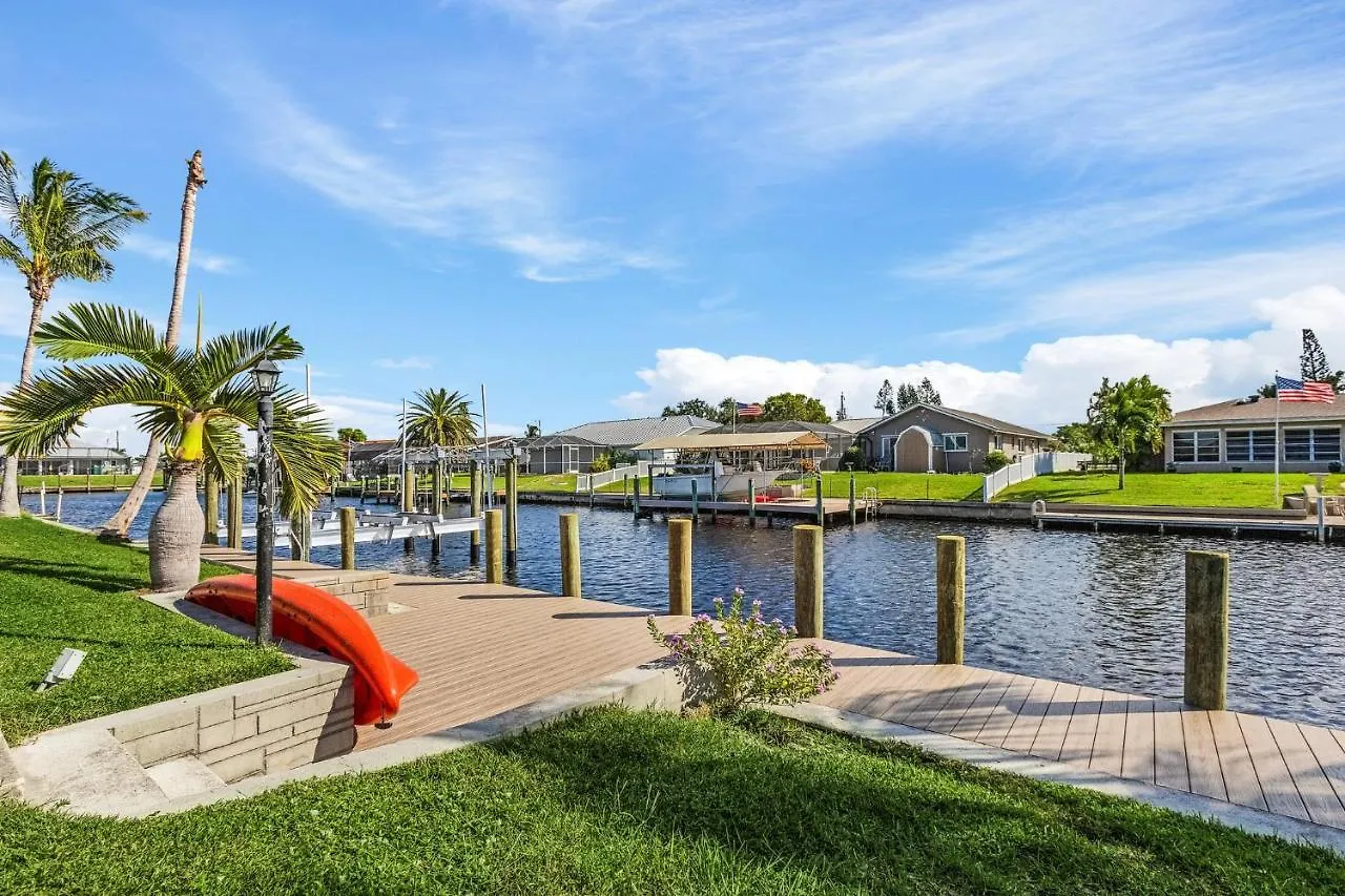 Direct Sailboat Access & Southern Exposure Heated Pool - Coconut Hideaway - Roelens Holiday home Cape Coral