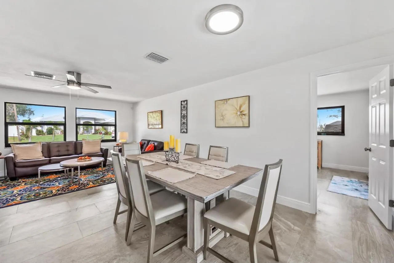 Direct Sailboat Access & Southern Exposure Heated Pool - Coconut Hideaway - Roelens Holiday home Cape Coral