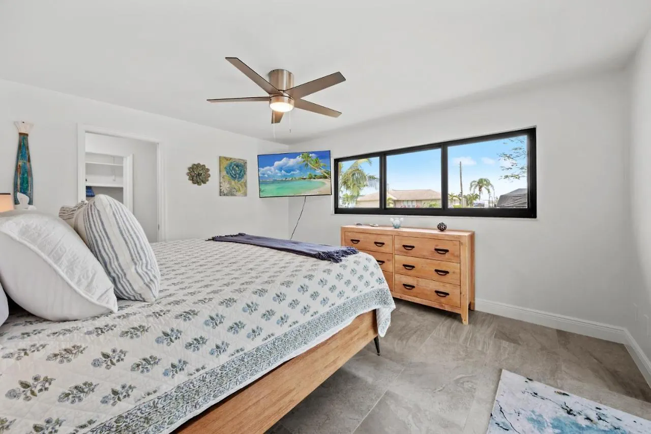 Direct Sailboat Access & Southern Exposure Heated Pool - Coconut Hideaway - Roelens Cape Coral