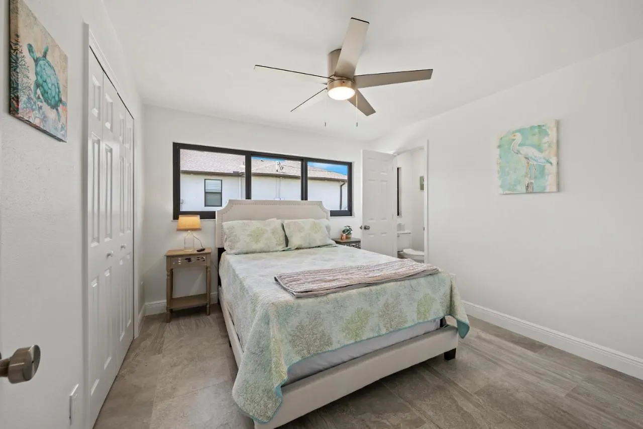 Holiday home Direct Sailboat Access & Southern Exposure Heated Pool - Coconut Hideaway - Roelens