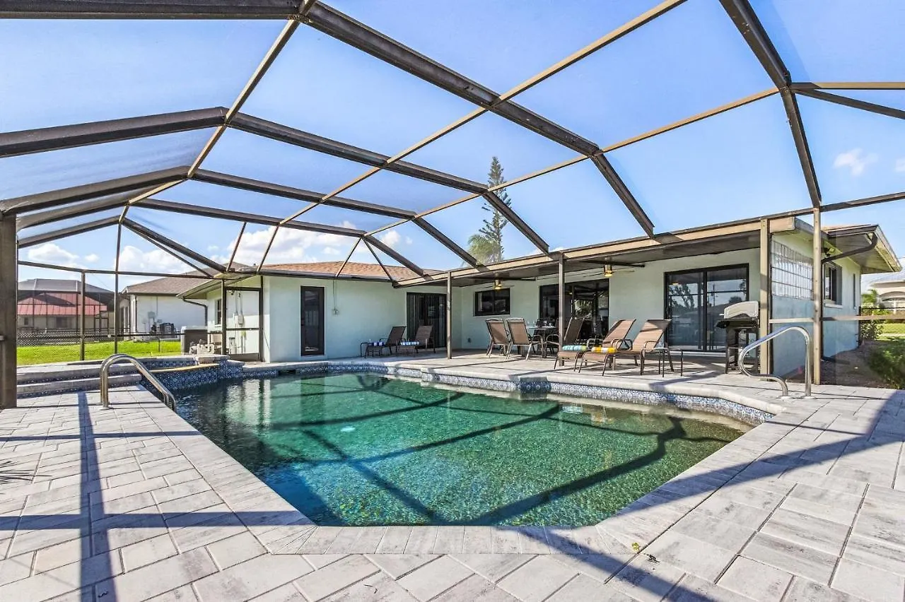 Direct Sailboat Access & Southern Exposure Heated Pool - Coconut Hideaway - Roelens