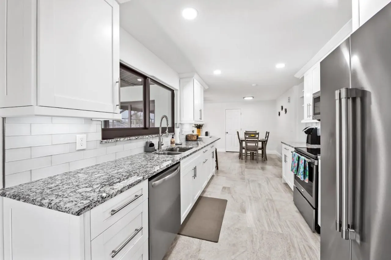Direct Sailboat Access & Southern Exposure Heated Pool - Coconut Hideaway - Roelens Holiday home Cape Coral