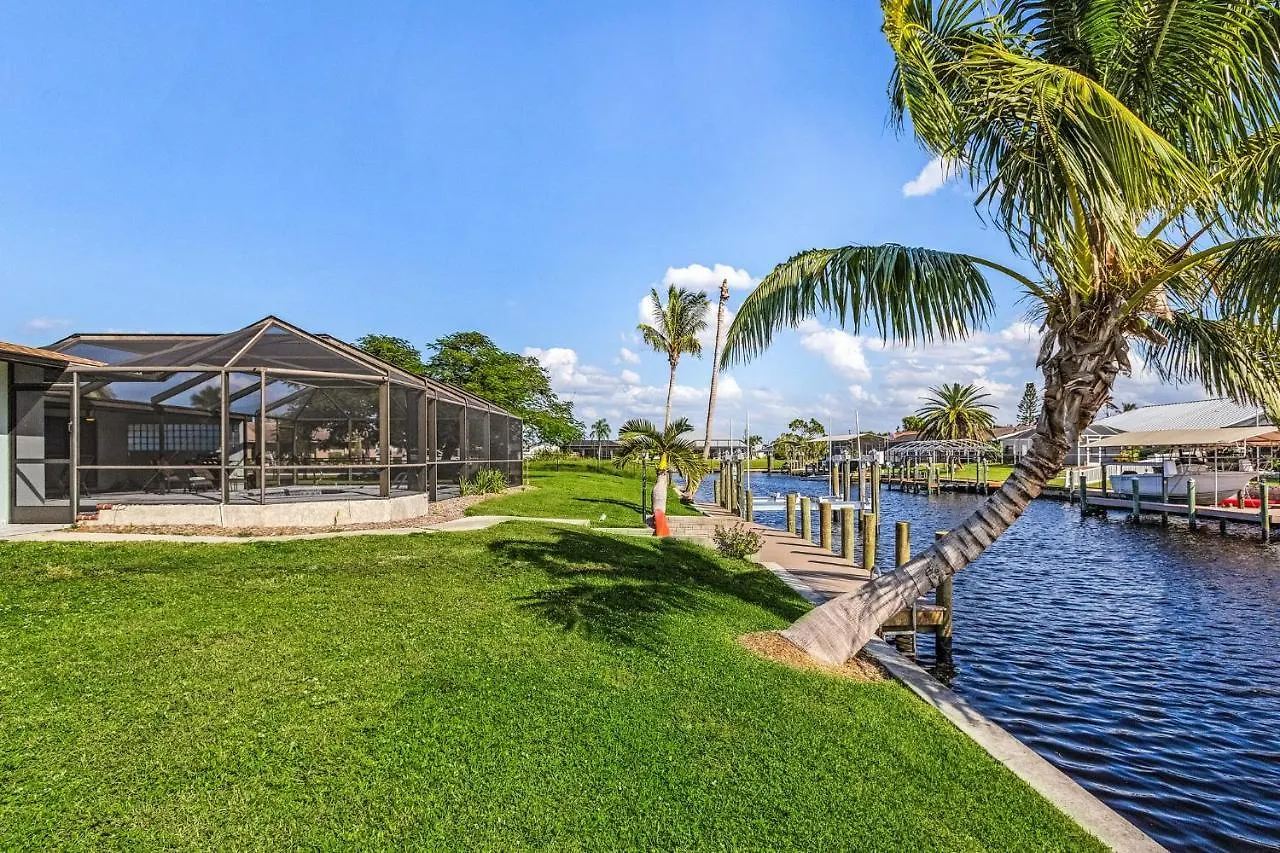 Direct Sailboat Access & Southern Exposure Heated Pool - Coconut Hideaway - Roelens Holiday home Cape Coral