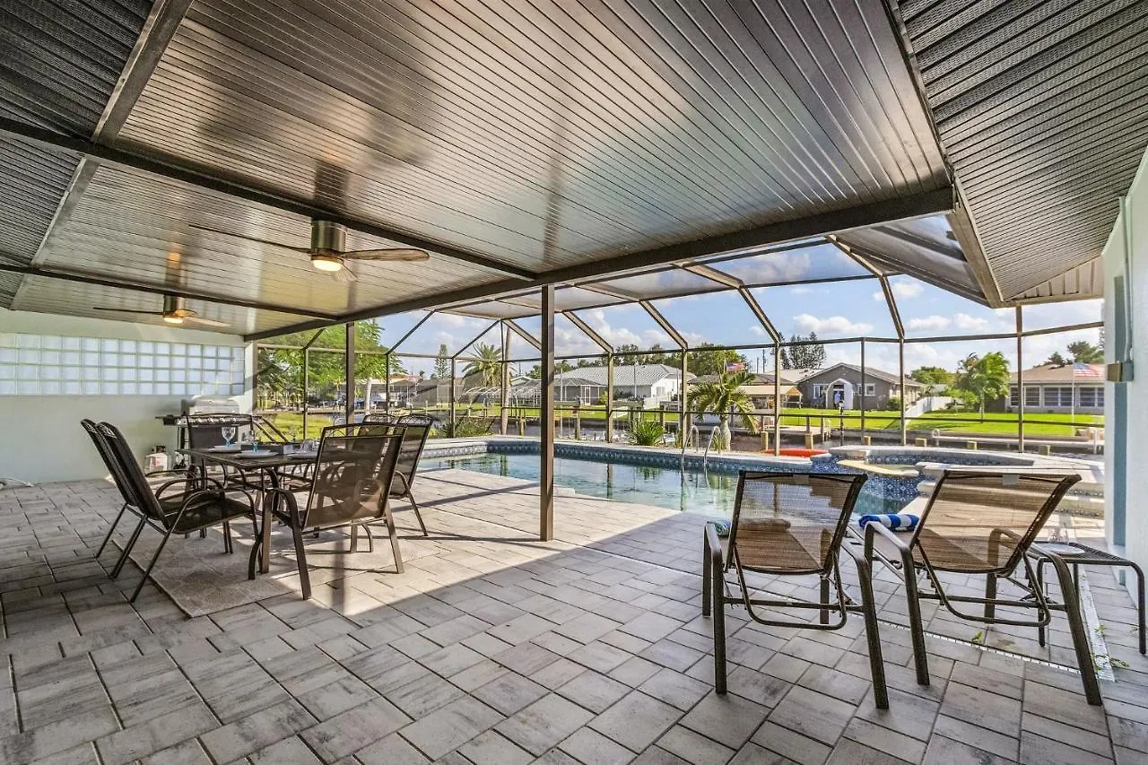 Direct Sailboat Access & Southern Exposure Heated Pool - Coconut Hideaway - Roelens * Cape Coral