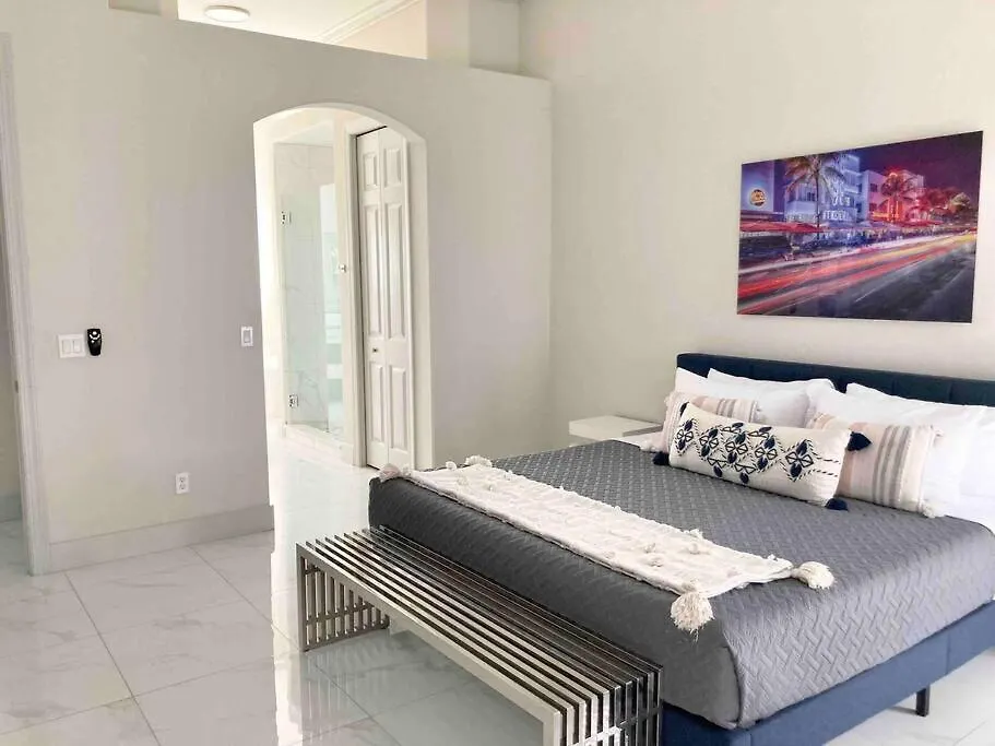 Tranquil & Inviting! 4br, 2.5ba Heated Pool Home!