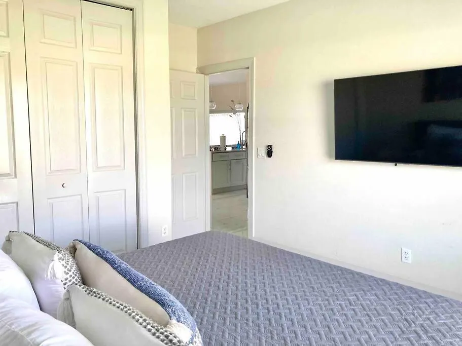 Tranquil & Inviting! 4br, 2.5ba Heated Pool Home!