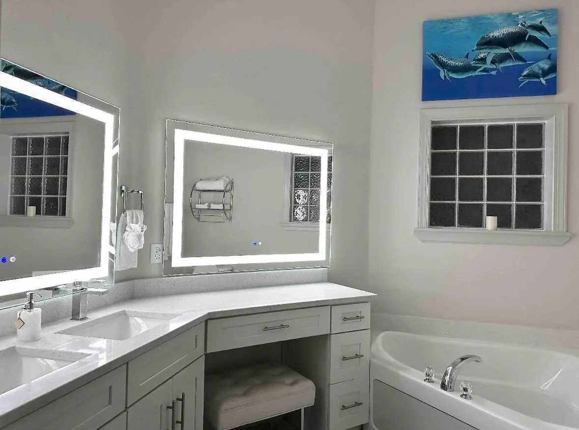 Holiday home Tranquil & Inviting! 4br, 2.5ba Heated Pool Home! *