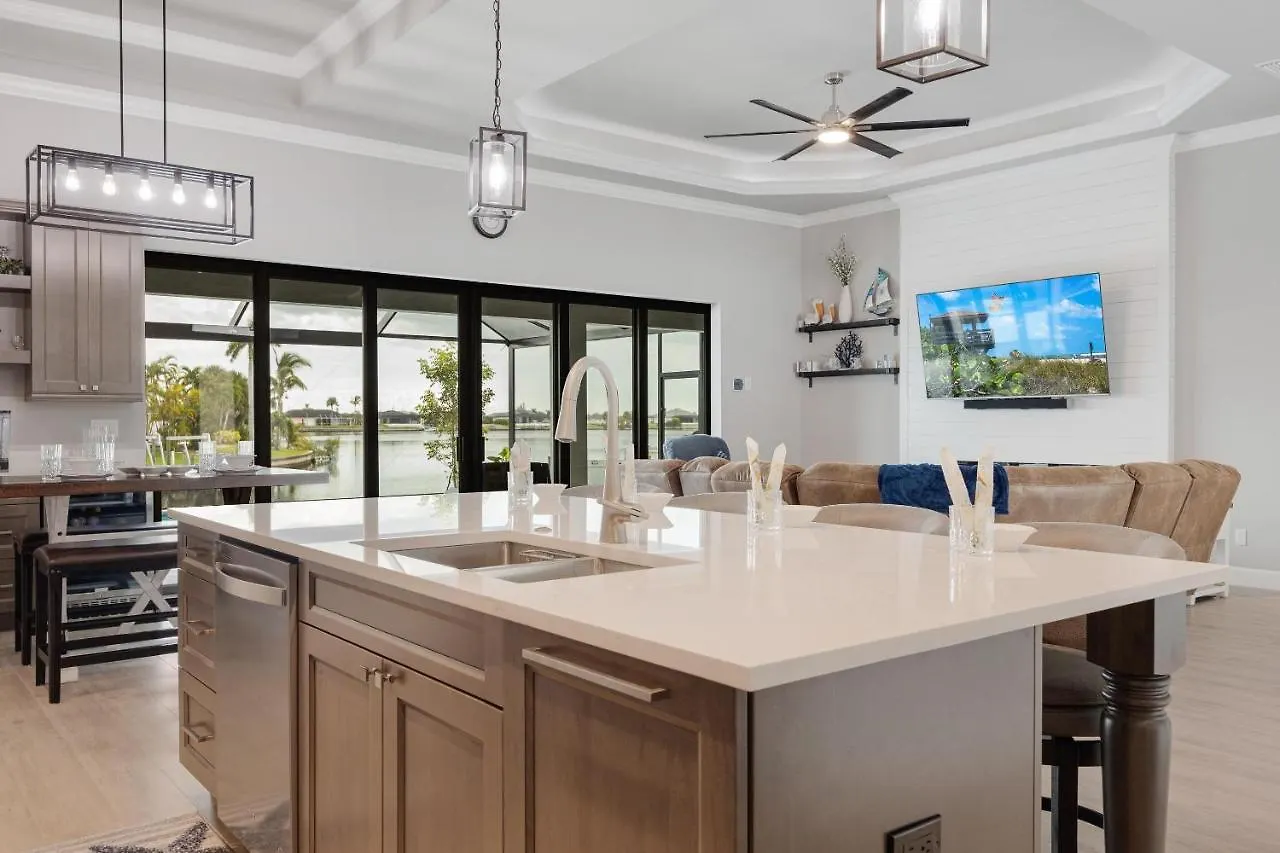 Holiday home It's A Gold Rush! Paddleboard, Kayak, Saltwater Pool & - Sea'n Coastal View - Roelens *