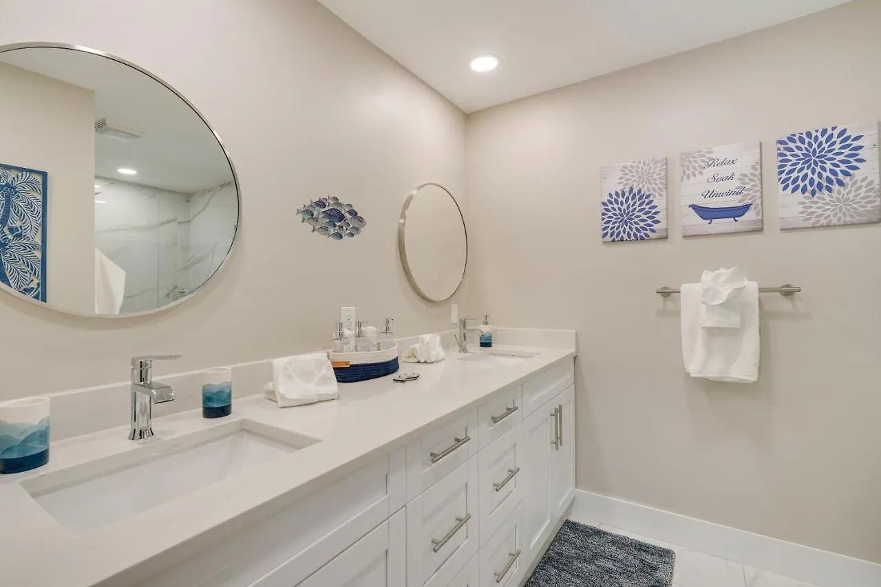 Holiday home Waterfront With Private Pool! Cape Coral