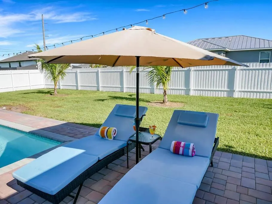 Holiday home Casa Sevilla, Heated Pool, Sleeps 9, 4b3b *