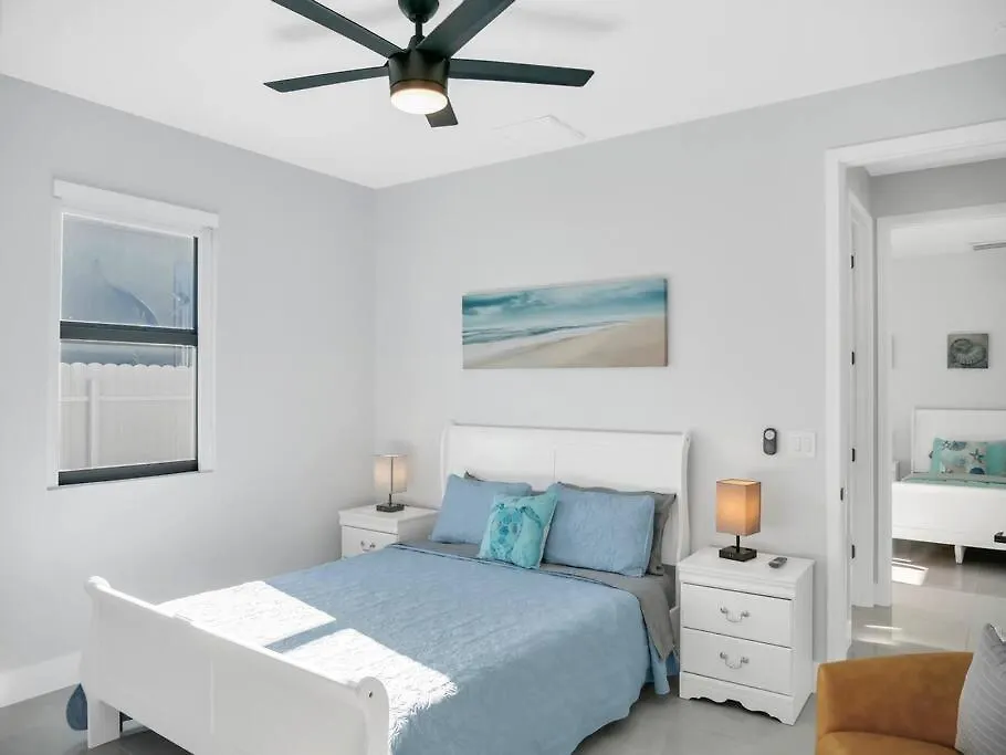 Holiday home Casa Sevilla, Heated Pool, Sleeps 9, 4b3b *