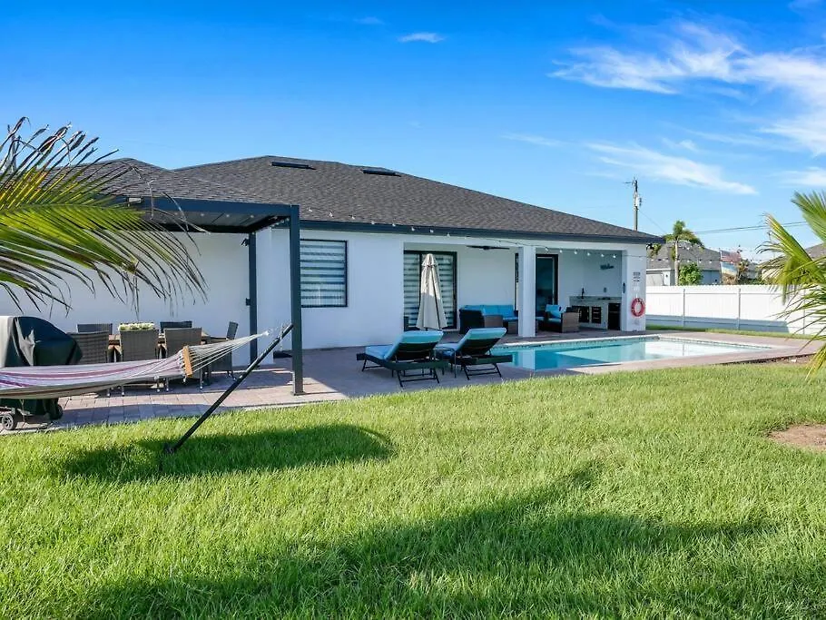 Casa Sevilla, Heated Pool, Sleeps 9, 4b3b Holiday home *
