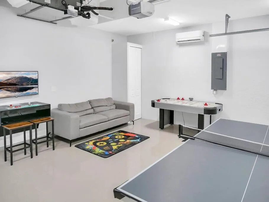 Holiday home Casa Sevilla, Heated Pool, Sleeps 9, 4b3b