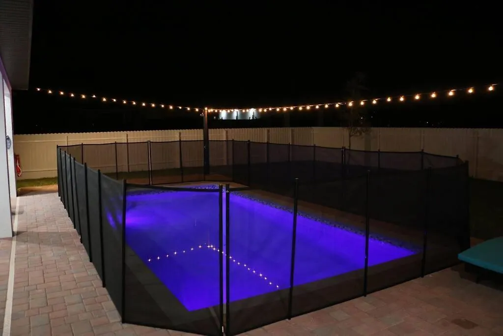 Holiday home Casa Sevilla, Heated Pool, Sleeps 9, 4b3b Cape Coral
