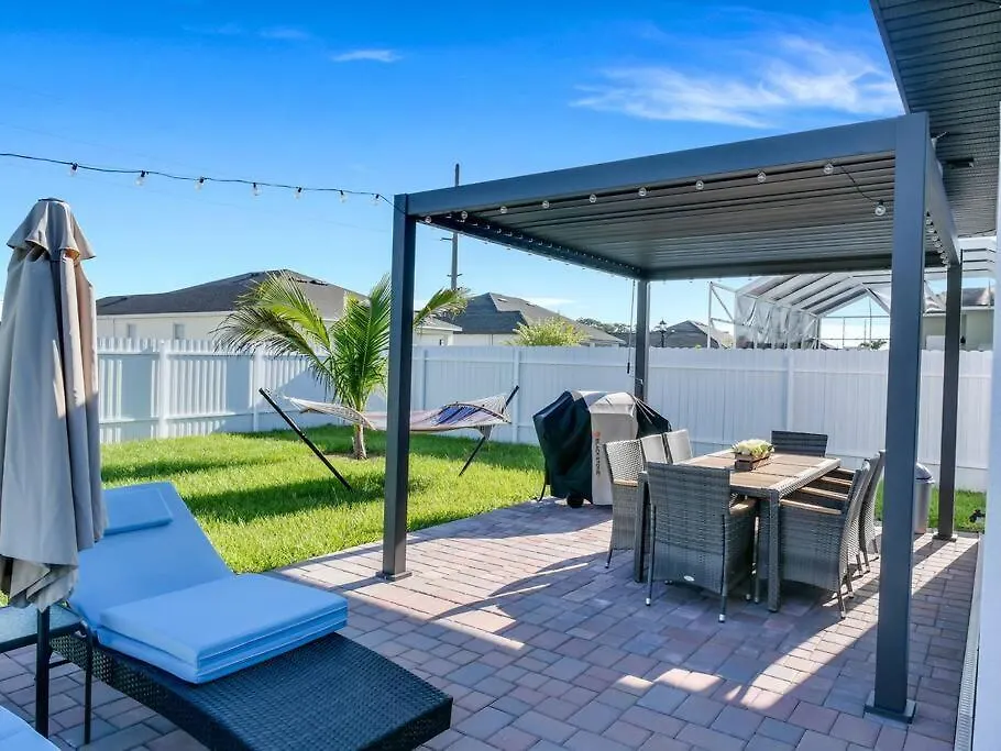 Casa Sevilla, Heated Pool, Sleeps 9, 4b3b * Cape Coral