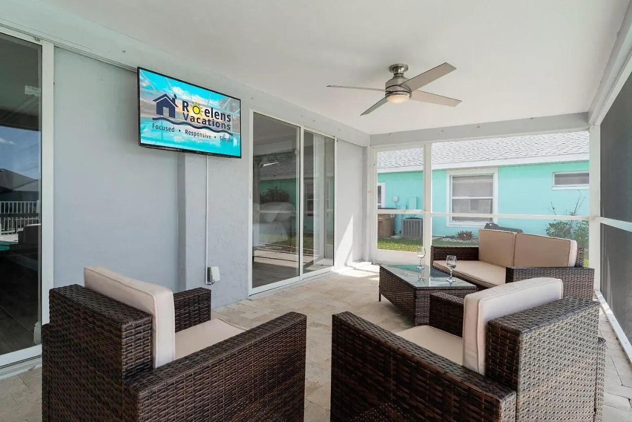 Gulf Access, Kayaks, Bikes, Ping-pong & Pool - Palaco Palazzo - Roelens Vacations Holiday home Cape Coral