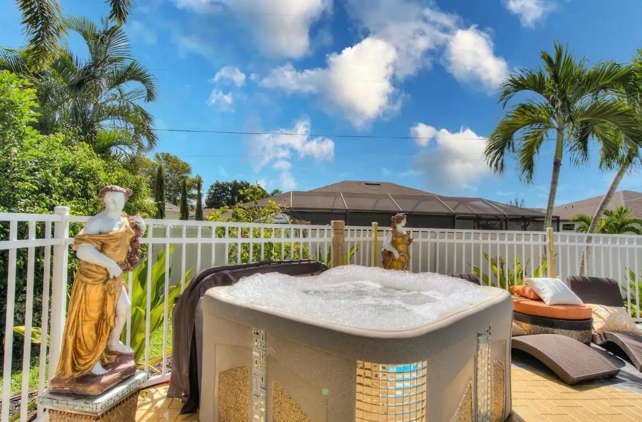 Ultra-luxury Golden In Cape * Cape Coral
