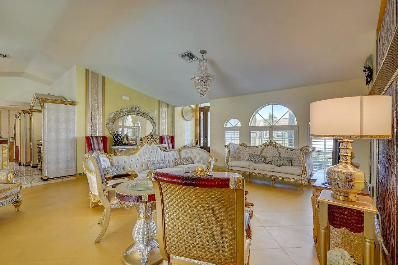 Villa Ultra-luxury Golden In Cape