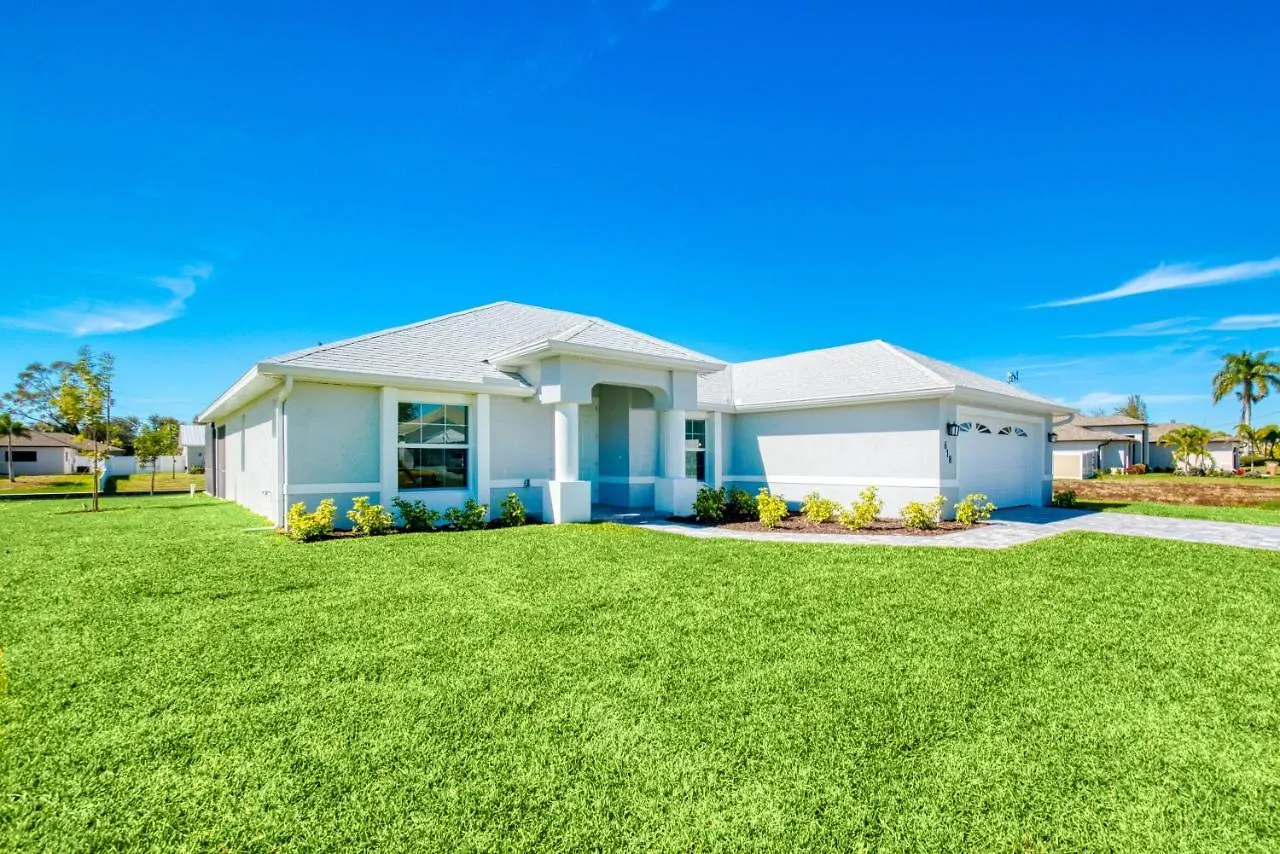 Apollo - 3,5 Beds - 2,5 Baths - 8 Guests - Waterview & Pool/spa - Incl. 10% Off Boat Villa Cape Coral