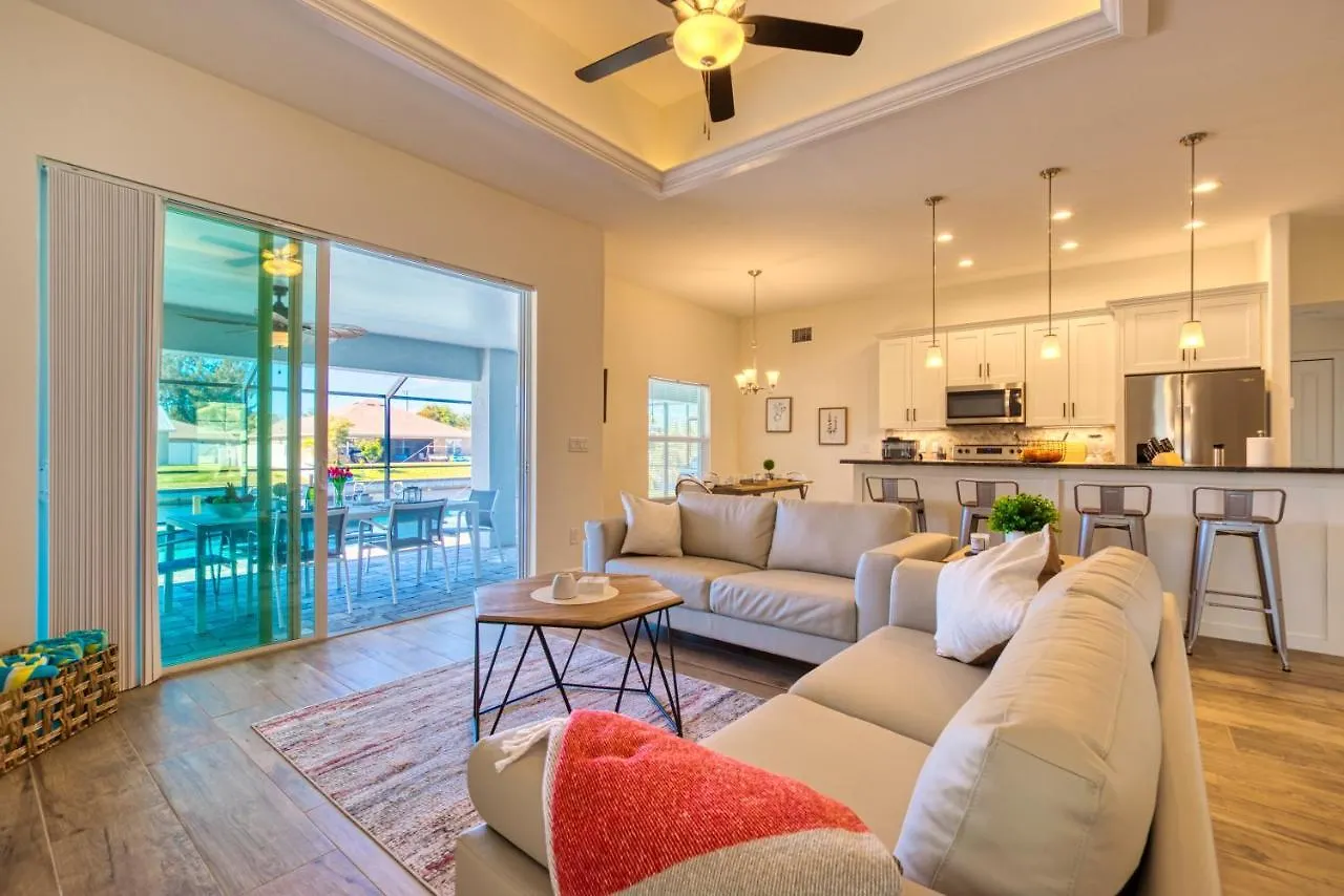 Apollo - 3,5 Beds - 2,5 Baths - 8 Guests - Waterview & Pool/spa - Incl. 10% Off Boat Villa *