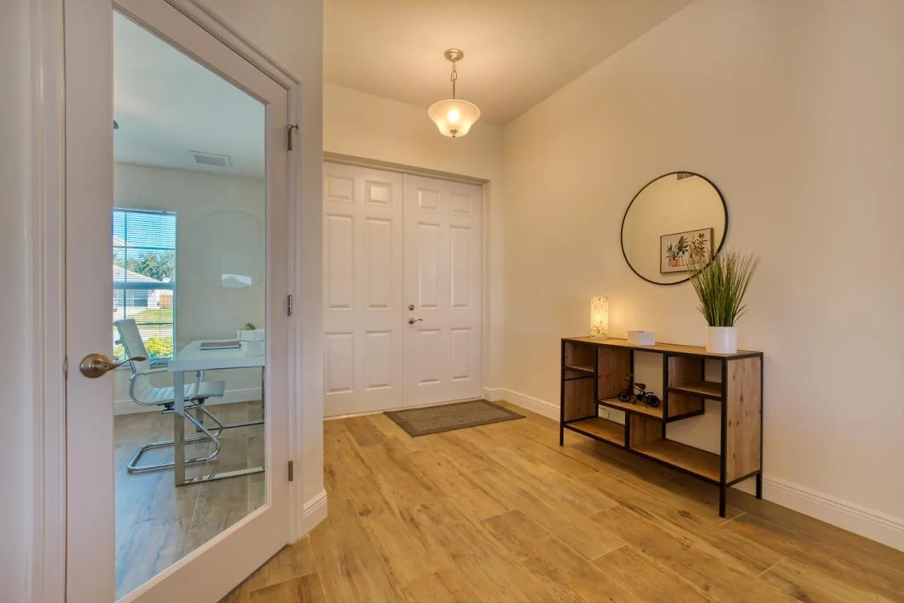 Villa Apollo - 3,5 Beds - 2,5 Baths - 8 Guests - Waterview & Pool/spa - Incl. 10% Off Boat Cape Coral