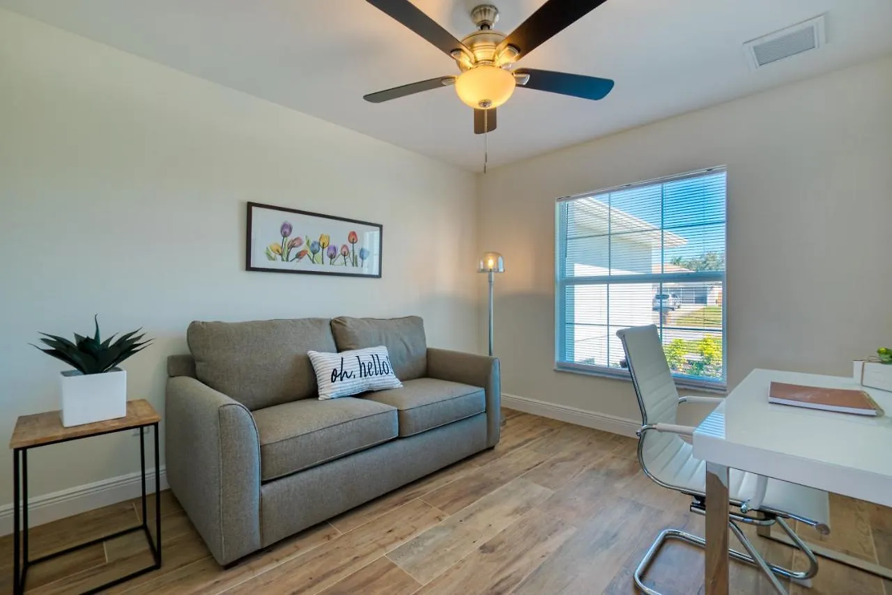 Apollo - 3,5 Beds - 2,5 Baths - 8 Guests - Waterview & Pool/spa - Incl. 10% Off Boat Cape Coral
