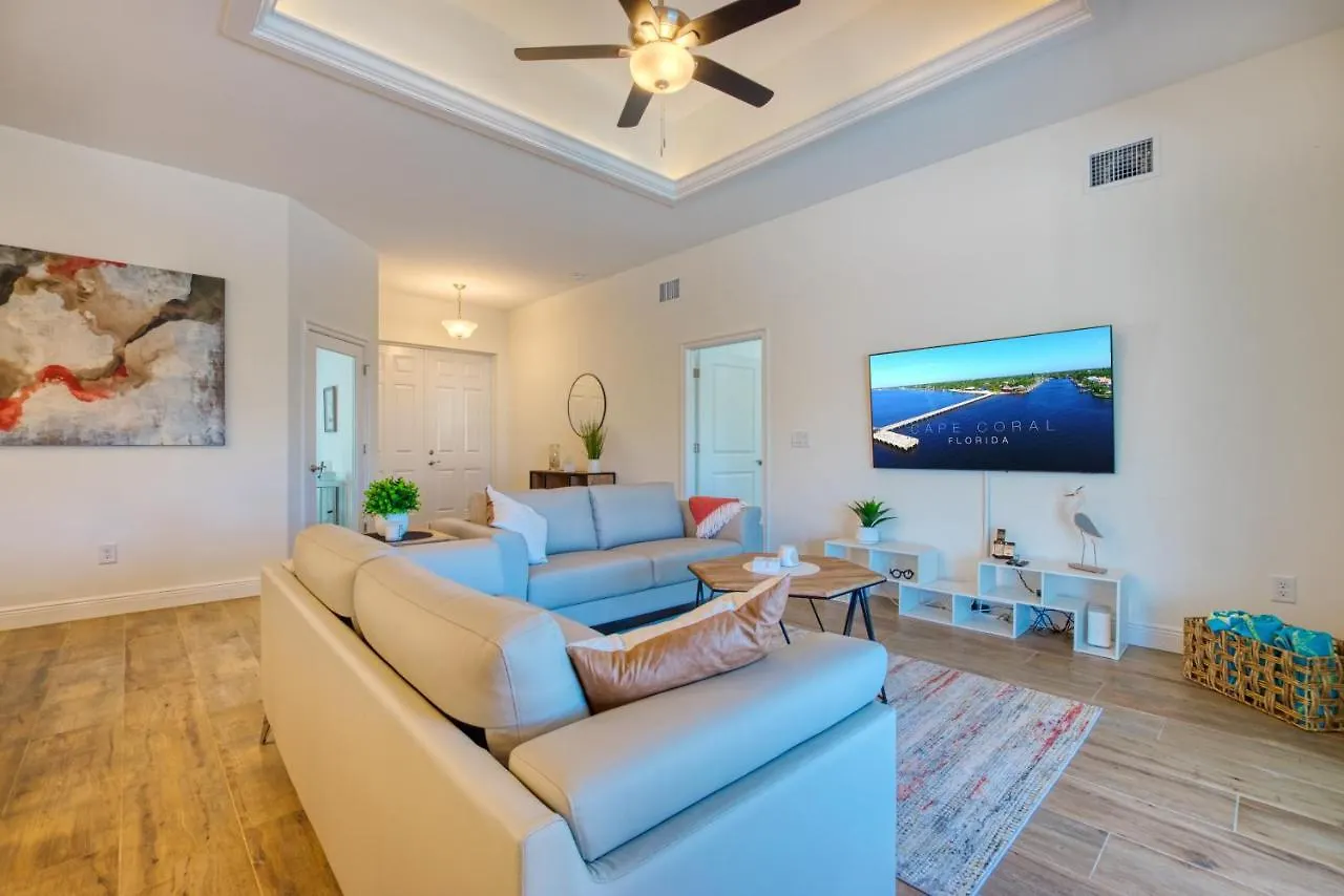 Villa Apollo - 3,5 Beds - 2,5 Baths - 8 Guests - Waterview & Pool/spa - Incl. 10% Off Boat