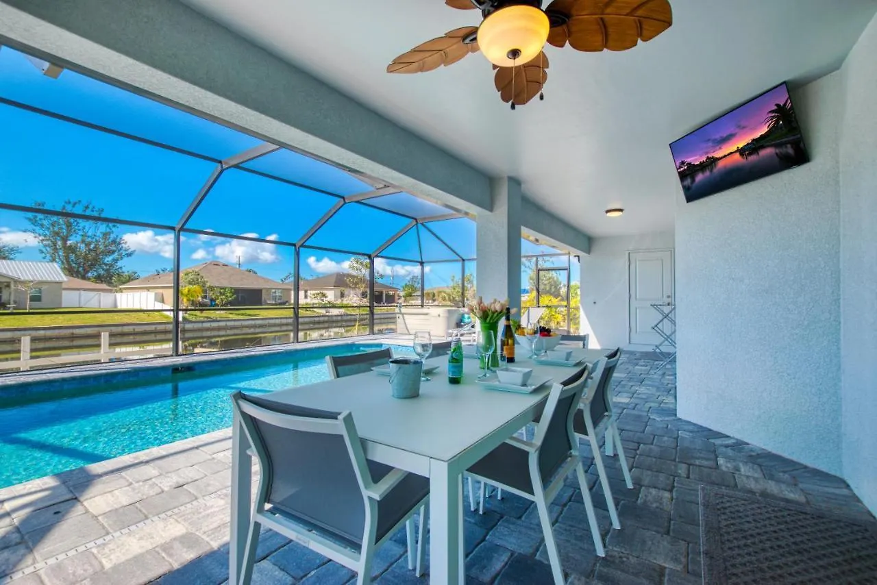 Villa Apollo - 3,5 Beds - 2,5 Baths - 8 Guests - Waterview & Pool/spa - Incl. 10% Off Boat *