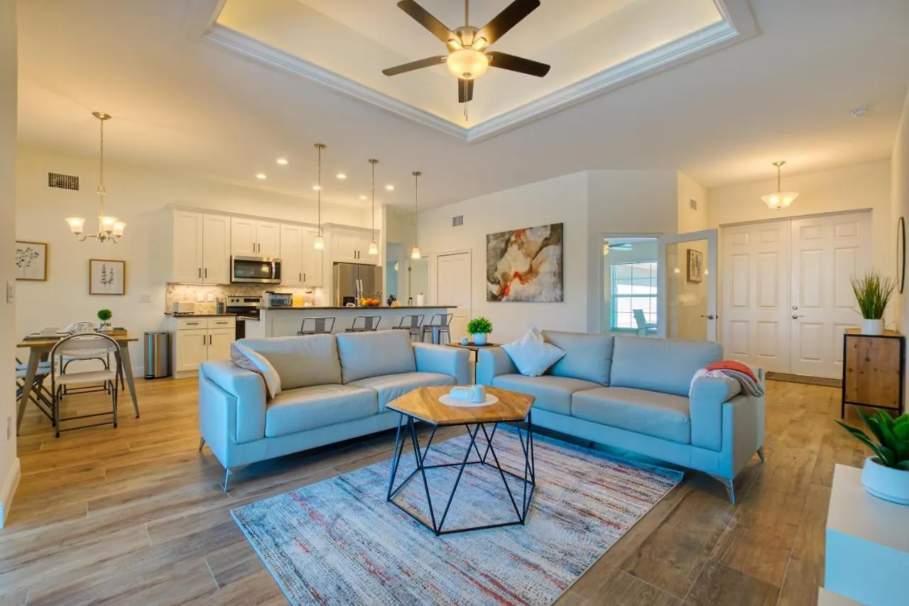 Apollo - 3,5 Beds - 2,5 Baths - 8 Guests - Waterview & Pool/spa - Incl. 10% Off Boat Villa Cape Coral