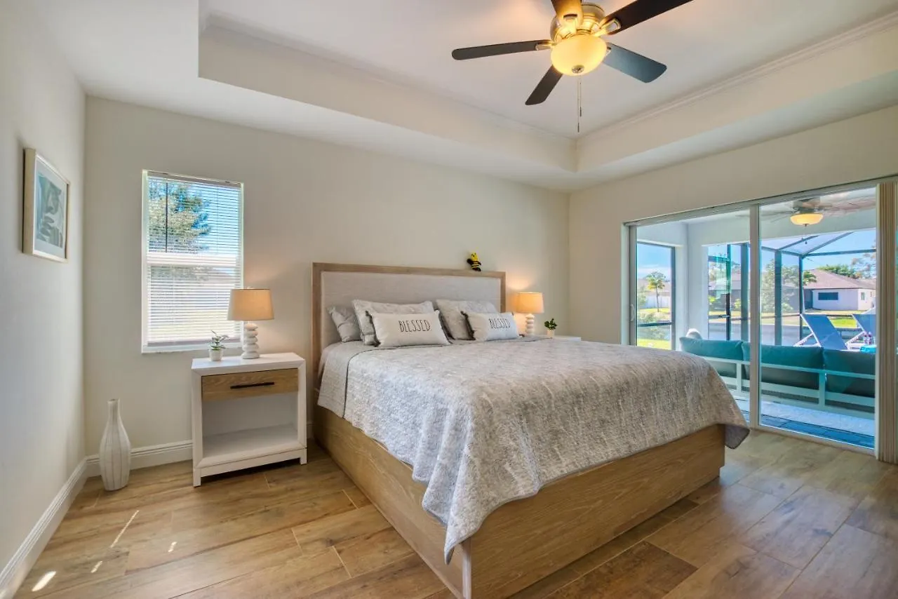 Apollo - 3,5 Beds - 2,5 Baths - 8 Guests - Waterview & Pool/spa - Incl. 10% Off Boat Cape Coral