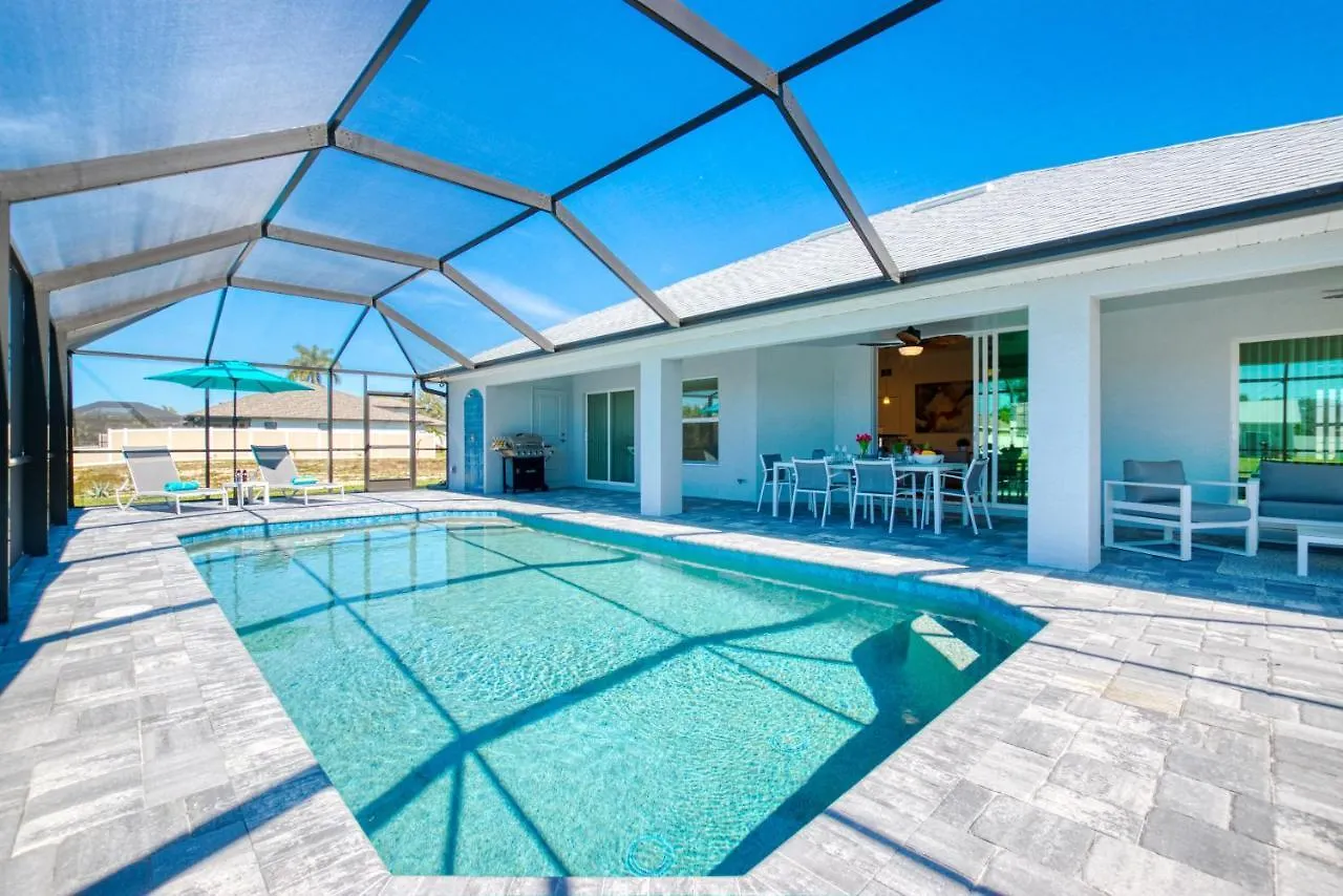 Villa Apollo - 3,5 Beds - 2,5 Baths - 8 Guests - Waterview & Pool/spa - Incl. 10% Off Boat *