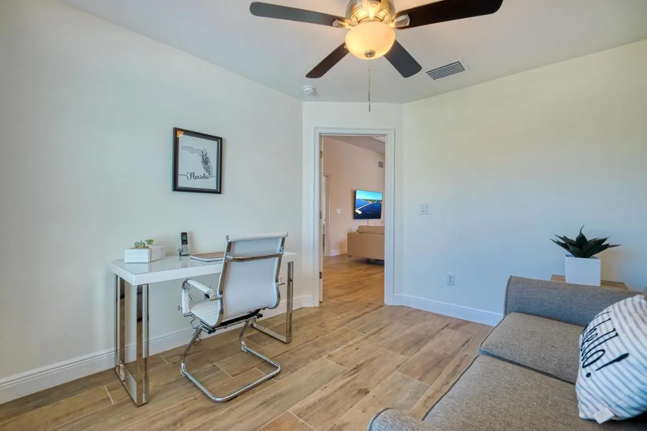 Apollo - 3,5 Beds - 2,5 Baths - 8 Guests - Waterview & Pool/spa - Incl. 10% Off Boat * Cape Coral