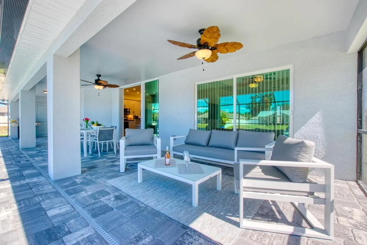 Villa Apollo - 3,5 Beds - 2,5 Baths - 8 Guests - Waterview & Pool/spa - Incl. 10% Off Boat
