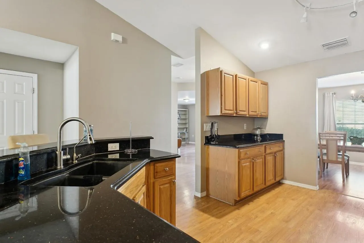 Holiday home Pet-friendly Retreat With Screened Porch!
