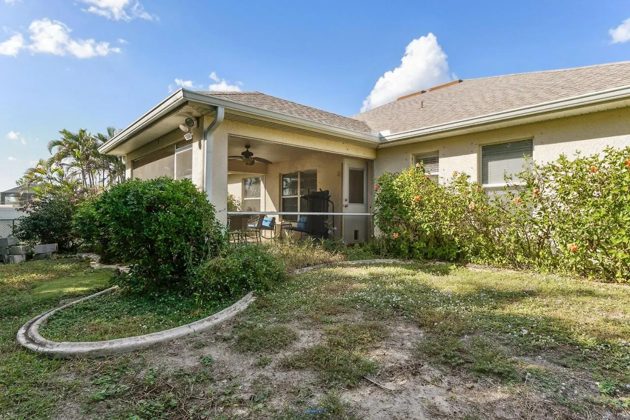 Pet-friendly Retreat With Screened Porch! * Cape Coral